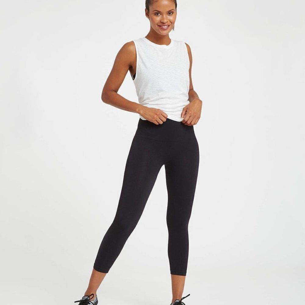 NEW Spanx Look At ME Now Seamless Cropped Compression Leggings SIZE L